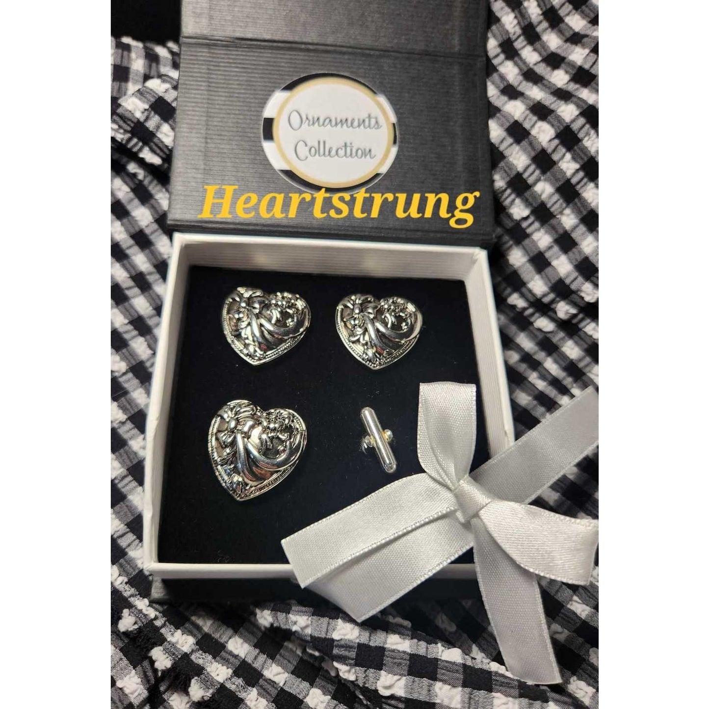 Blanket Links Horse Show Number Pins Set of 4 Heart String