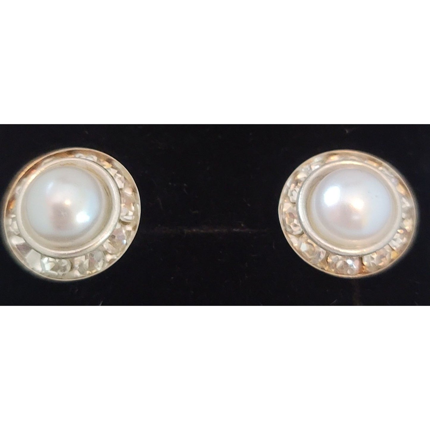 Crystal Pearl Earrings Post Back Round NEW