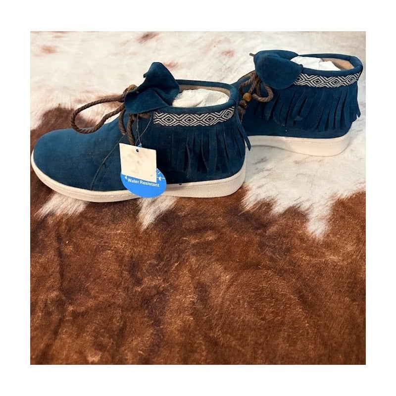 Mukluks Boots Women's size 5 1/2 Fringe  blue Style 16855